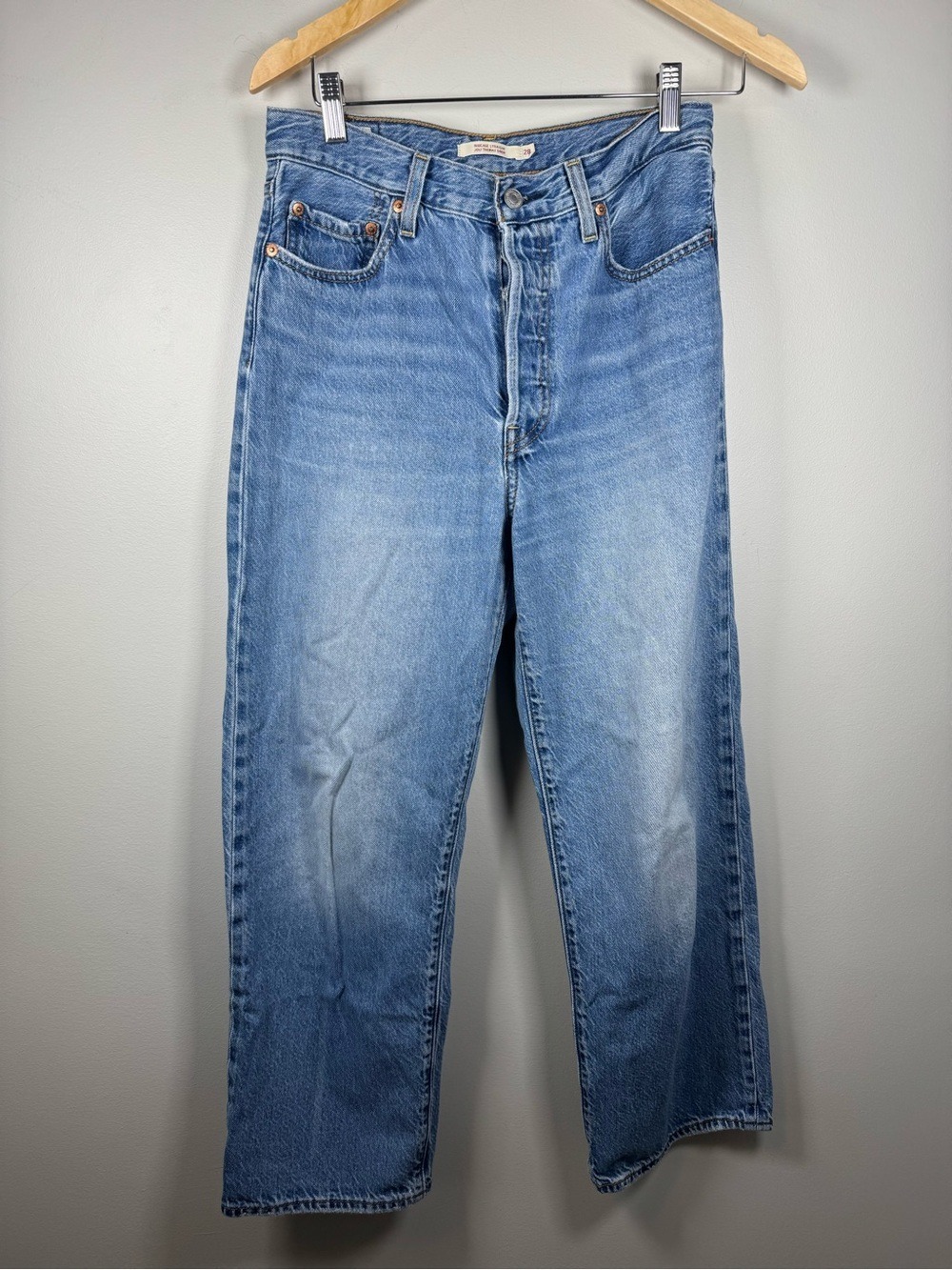 Levi's Ribcage Straight Medium Light Blue Cropped Ankle Jeans 28